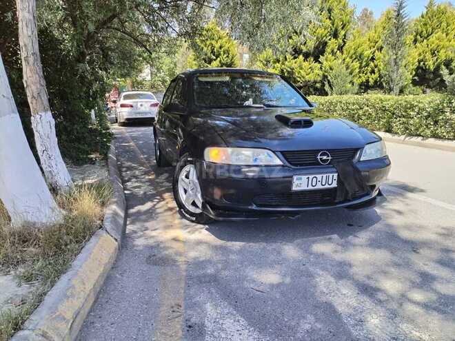 Opel Vectra 1996, 150,000 km - 1.8 l - Qax