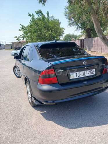 Opel Vectra 1996, 150,000 km - 1.8 l - Qax