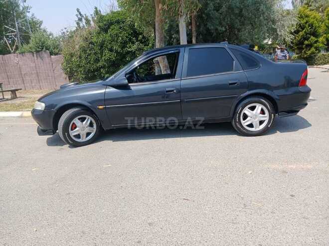 Opel Vectra 1996, 150,000 km - 1.8 l - Qax