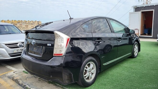 Toyota Prius-4