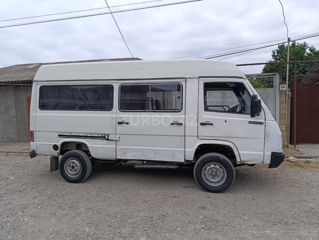 Mercedes 100 1992, 500,000 km - 2.5 л - Quba