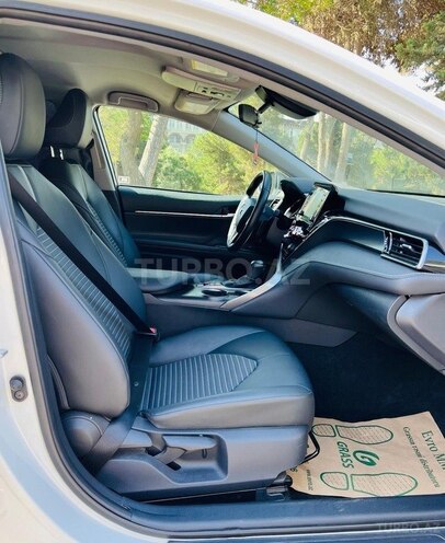 Toyota Camry-9