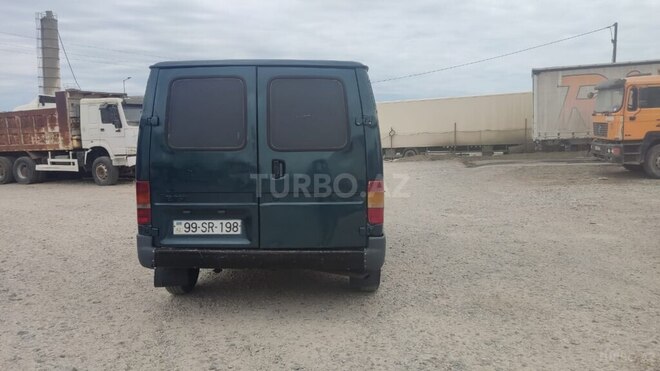 Ford Transit-4