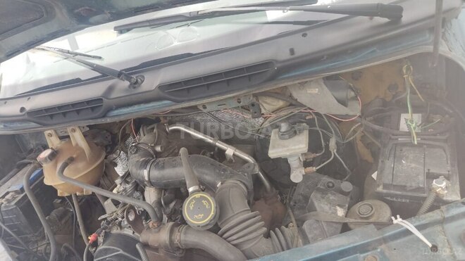 Ford Transit-8
