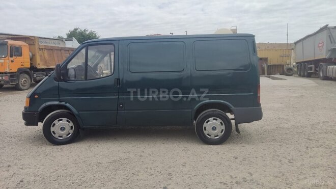 Ford Transit-3