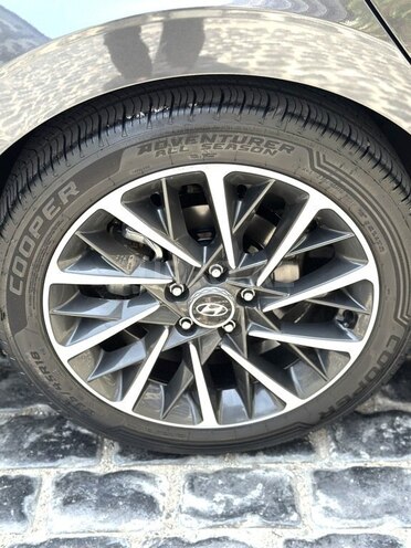 Hyundai Sonata-16