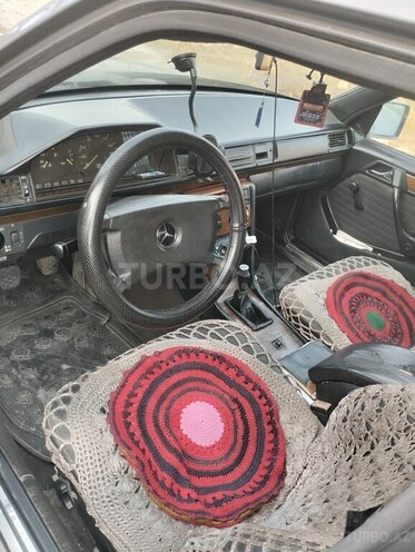 Mercedes E 220 d 1990, 641,680 km - 2.2 l - Xaçmaz