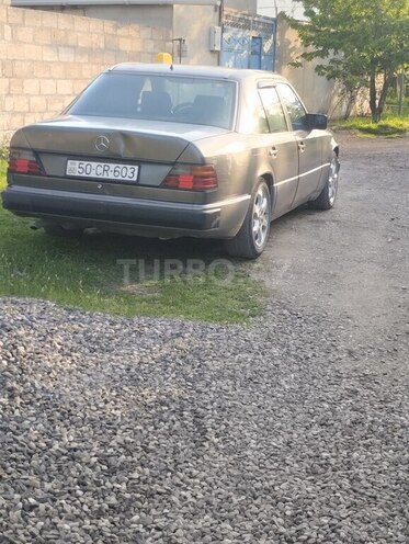 Mercedes E 220 d 1990, 641,680 km - 2.2 l - Xaçmaz