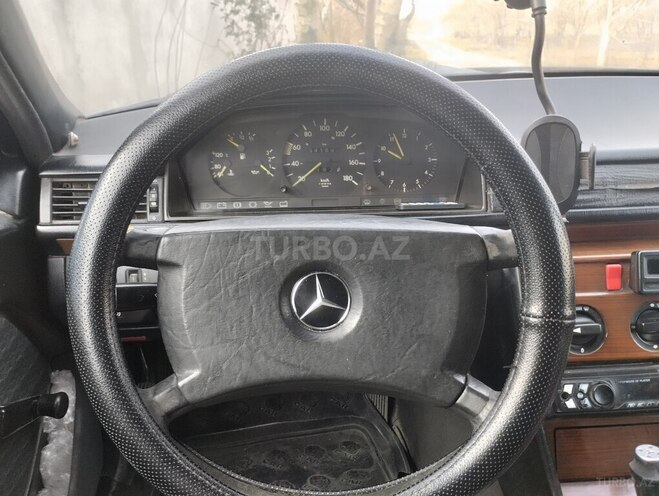 Mercedes E 220 d 1990, 641,680 km - 2.2 l - Xaçmaz