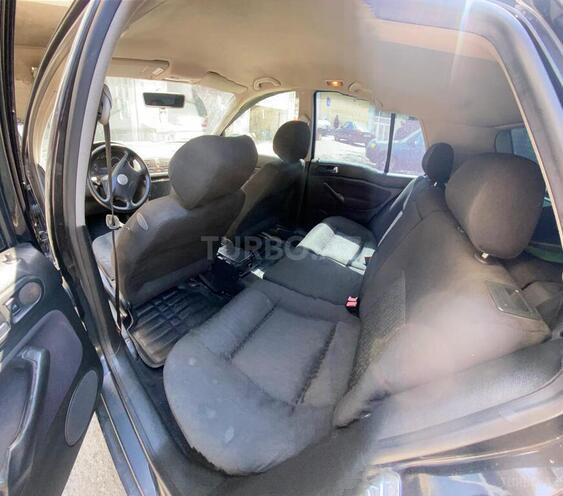 Volkswagen Golf 2003, 380,000 km - 1.6 l - Bakı