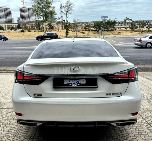 Lexus GS 200t-10