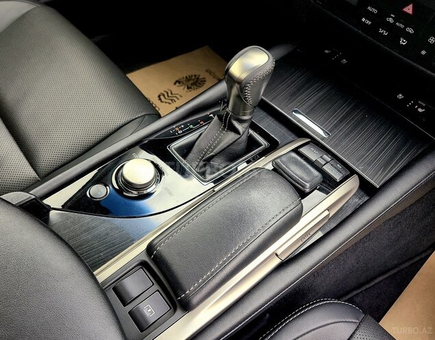 Lexus GS 200t-30