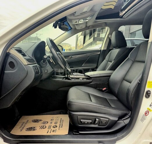 Lexus GS 200t-21