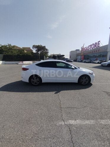 Hyundai Elantra 2017, 261 km - 2.0 l - Bakı