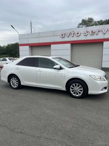Toyota Camry-5