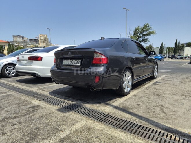 Subaru Legacy-5