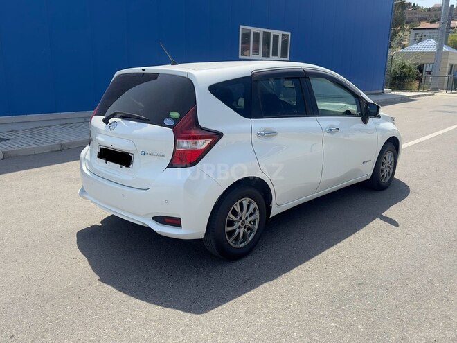 Nissan Note-8
