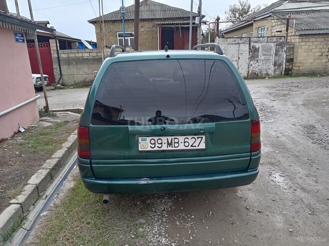 Opel Astra 1996, 250,000 km - 1.6 l - Quba