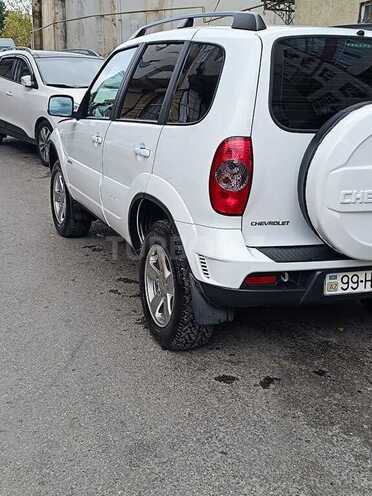 Chevrolet Niva 2014, 90,000 km - 1.7 l - Yardımlı