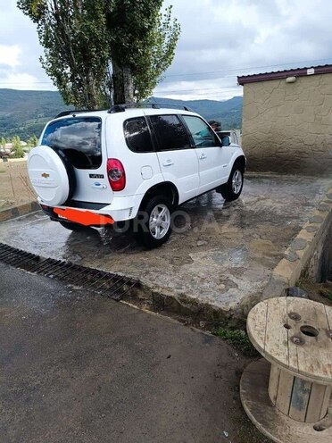 Chevrolet Niva 2014, 90,000 km - 1.7 l - Yardımlı