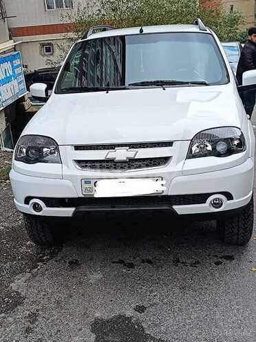 Chevrolet Niva 2014, 90,000 km - 1.7 l - Yardımlı