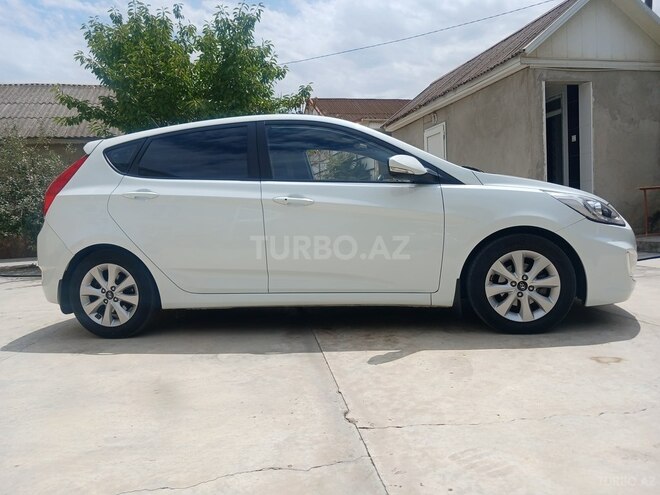 Hyundai Accent 2015, 207,962 km - 1.6 l - Sabirabad