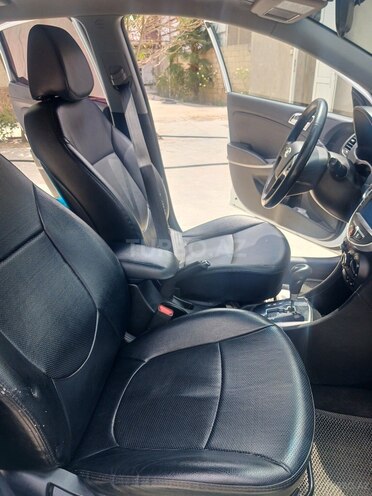 Hyundai Accent 2015, 207,962 km - 1.6 l - Sabirabad