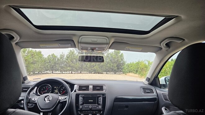 Volkswagen Jetta-5