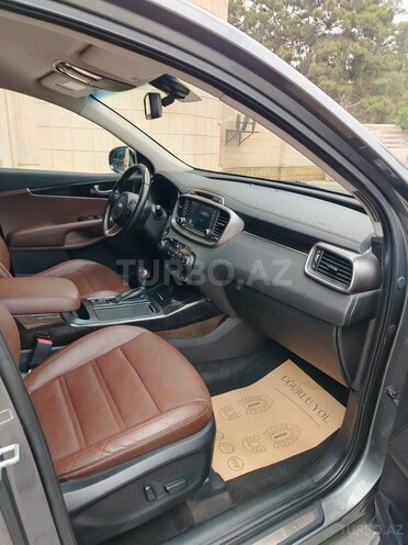 Kia Sorento-13