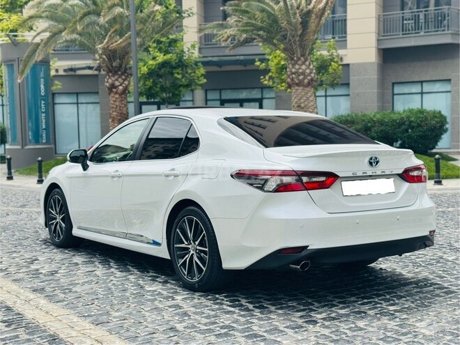 Toyota Camry-5