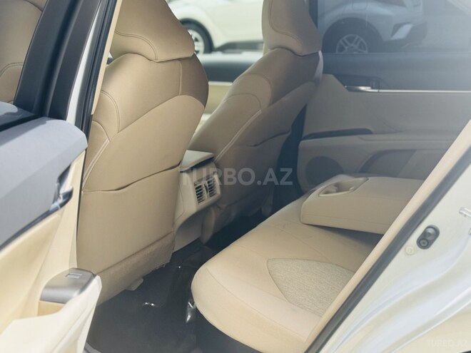 Toyota Camry-14