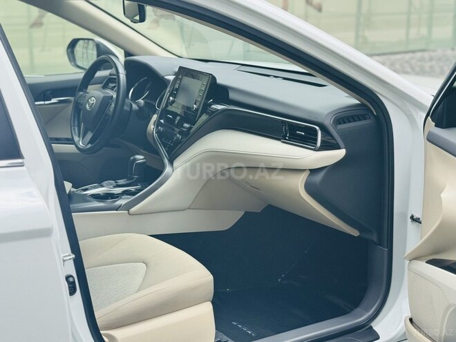 Toyota Camry-11