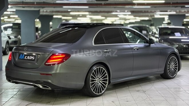 Mercedes E 300-4