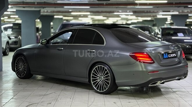Mercedes E 300-5