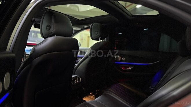 Mercedes E 300-13