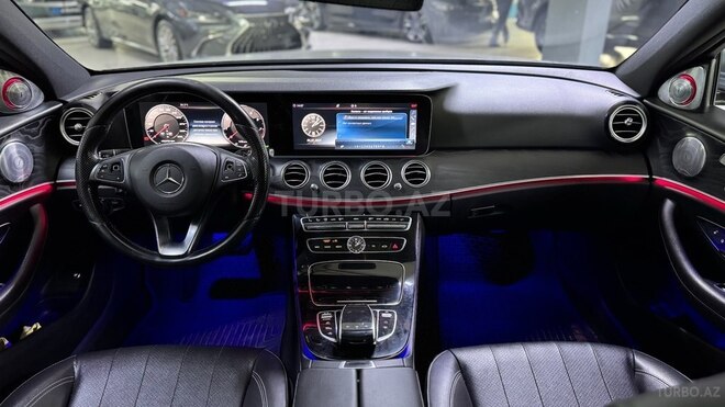 Mercedes E 300-9