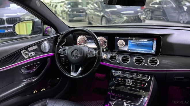 Mercedes E 300-10