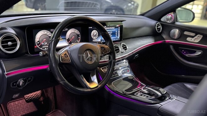 Mercedes E 300-8