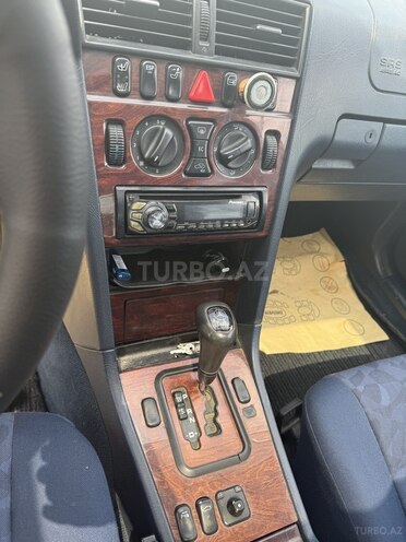 Mercedes C 180 2000, 246,400 km - 1.8 l - Yevlax