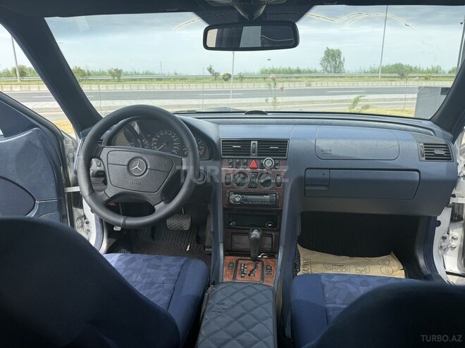 Mercedes C 180 2000, 246,400 km - 1.8 l - Yevlax
