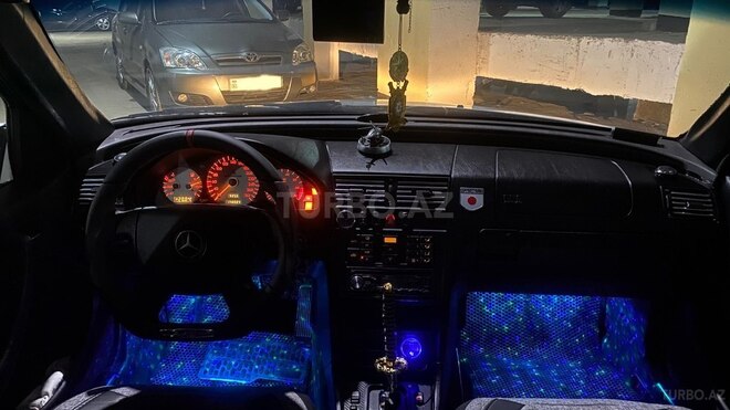 Mercedes C 230 1993, 250,000 km - 2.3 l - Bakı