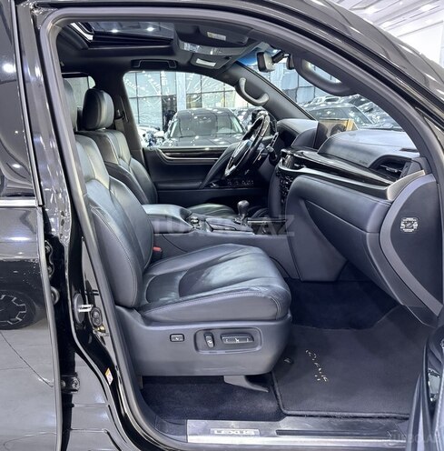Lexus LX 570 2016, 130,900 km - 5.7 l - Bakı