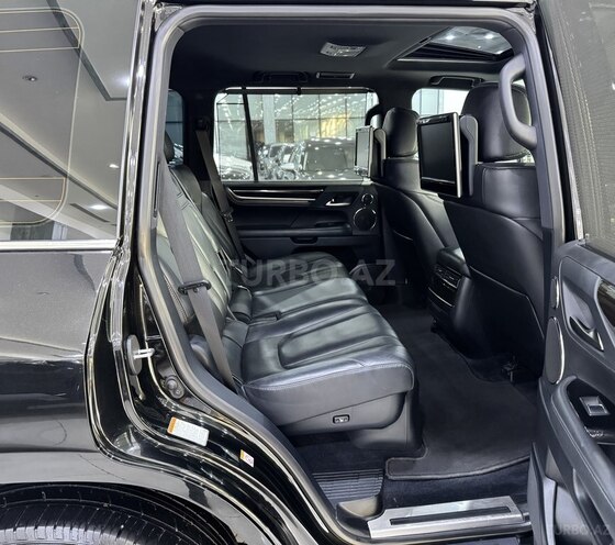 Lexus LX 570 2016, 130,900 km - 5.7 l - Bakı