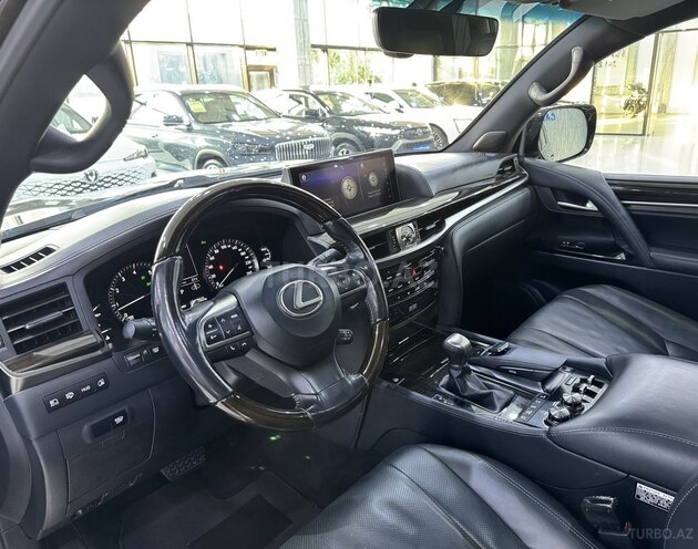 Lexus LX 570 2016, 130,900 km - 5.7 l - Bakı