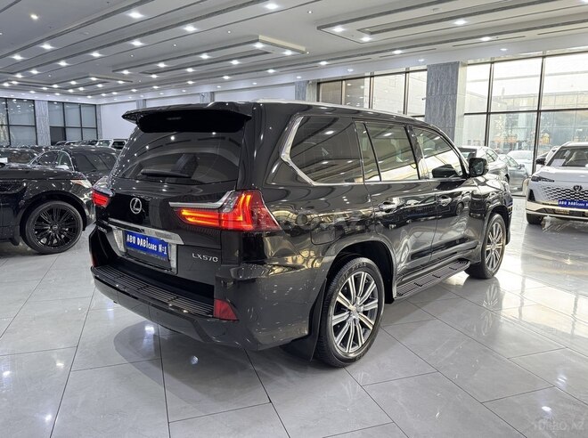 Lexus LX 570 2016, 130,900 km - 5.7 l - Bakı