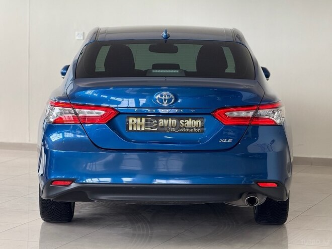 Toyota Camry-5