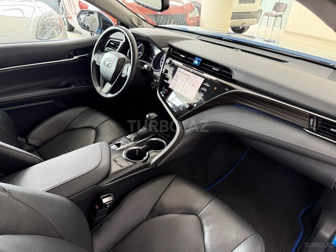 Toyota Camry-11