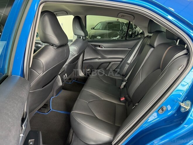 Toyota Camry-12