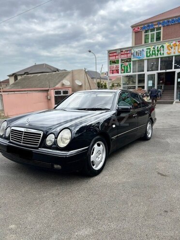 Mercedes E 280 1999, 298,000 km - 2.8 l - Bakı