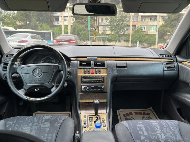 Mercedes E 280 1999, 298,000 km - 2.8 l - Bakı